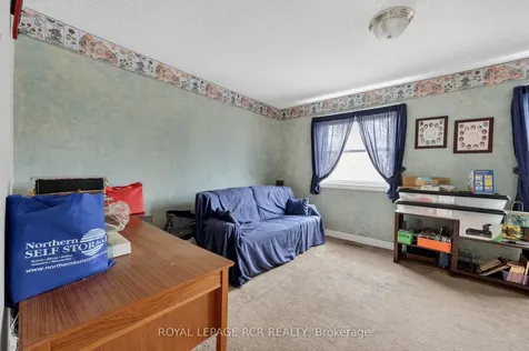443 Herridge Circle Newmarket ON L3Y 7H7