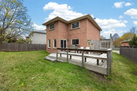 443 Herridge Circle Newmarket ON L3Y 7H7