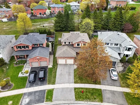 443 Herridge Circle Newmarket ON L3Y 7H7