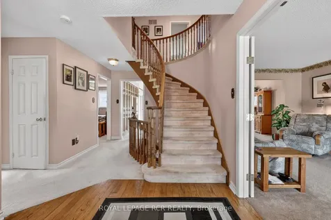443 Herridge Circle Newmarket ON L3Y 7H7