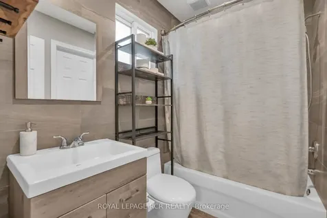 17 Cummings Road Bradford West Gwillimbury ON L0G 1B0