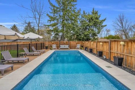 17 Cummings Road Bradford West Gwillimbury ON L0G 1B0