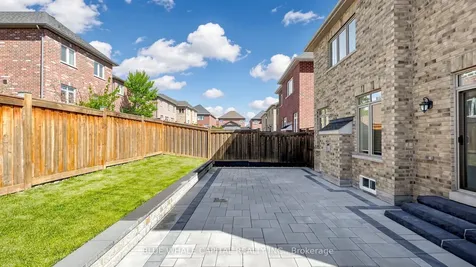 32 Tay Boulevard Bradford West Gwillimbury ON L3Z 0W5
