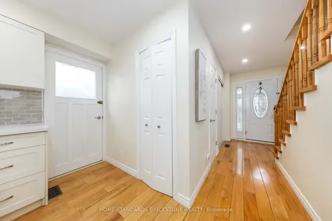 10 Chumleigh Crescent Markham ON L3T 4G6