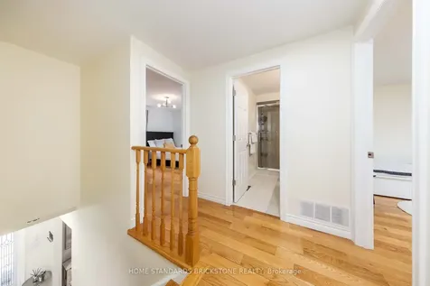 10 Chumleigh Crescent Markham ON L3T 4G6