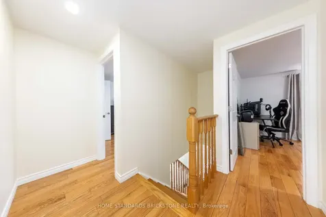 10 Chumleigh Crescent Markham ON L3T 4G6