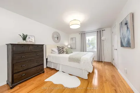 10 Chumleigh Crescent Markham ON L3T 4G6