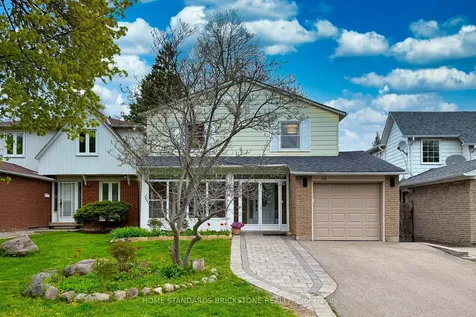 10 Chumleigh Crescent Markham ON L3T 4G6