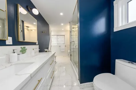 10 Chumleigh Crescent Markham ON L3T 4G6