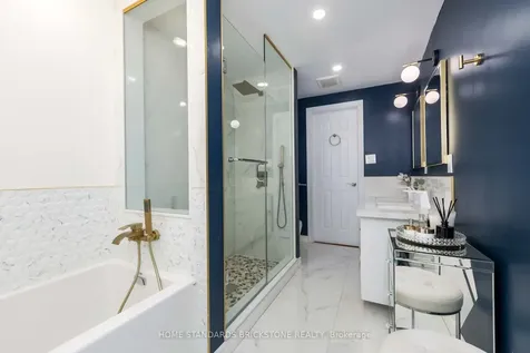10 Chumleigh Crescent Markham ON L3T 4G6