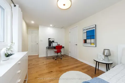 10 Chumleigh Crescent Markham ON L3T 4G6
