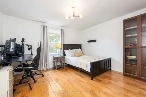 10 Chumleigh Crescent Markham ON L3T 4G6