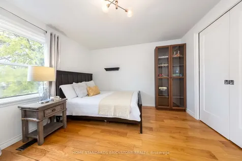 10 Chumleigh Crescent Markham ON L3T 4G6