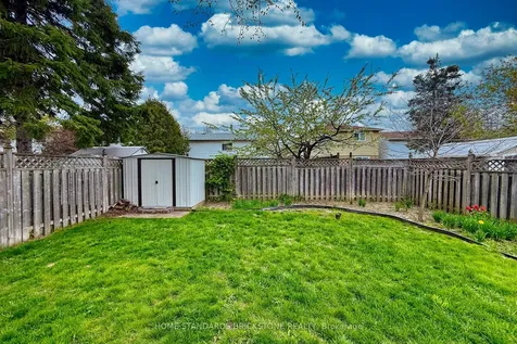 10 Chumleigh Crescent Markham ON L3T 4G6