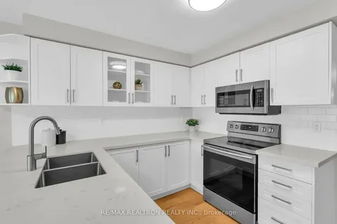 7 Thornlodge Drive Georgina ON L4P 4A3