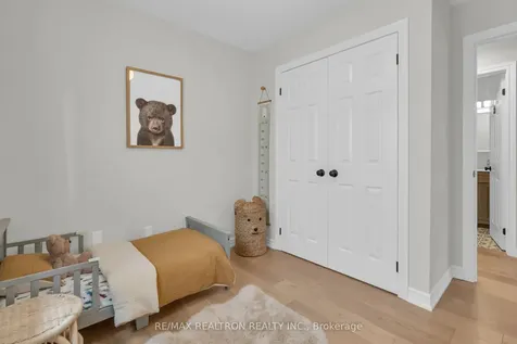 7 Thornlodge Drive Georgina ON L4P 4A3