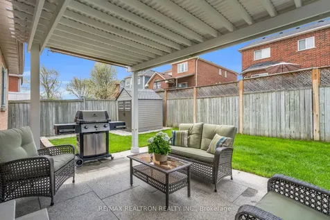 7 Thornlodge Drive Georgina ON L4P 4A3