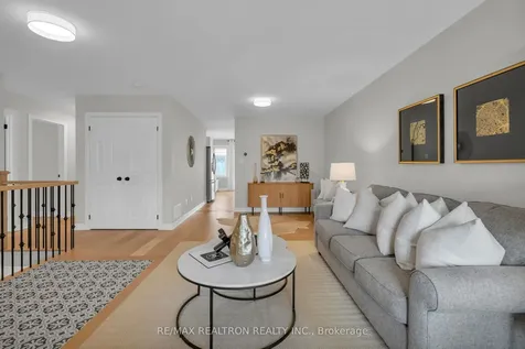 7 Thornlodge Drive Georgina ON L4P 4A3
