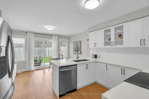 7 Thornlodge Drive Georgina ON L4P 4A3