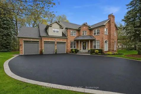 4 Lenarthur Court Aurora ON L4G 6M2