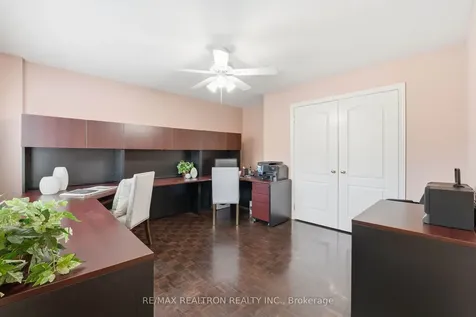 4 Lenarthur Court Aurora ON L4G 6M2