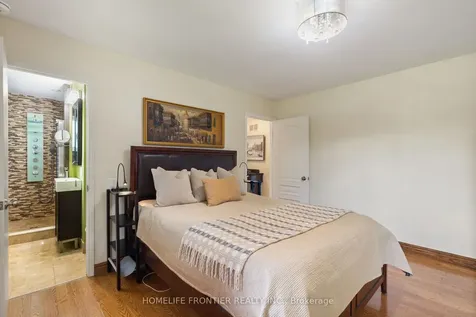 40 Delta Crescent East Gwillimbury ON L9N 1G4