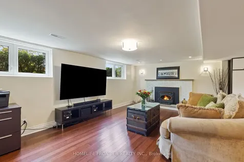 40 Delta Crescent East Gwillimbury ON L9N 1G4