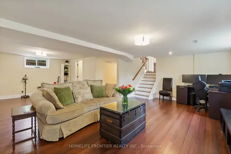 40 Delta Crescent East Gwillimbury ON L9N 1G4