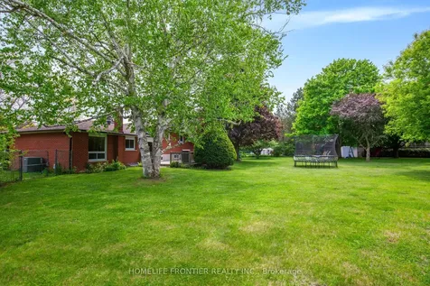 40 Delta Crescent East Gwillimbury ON L9N 1G4