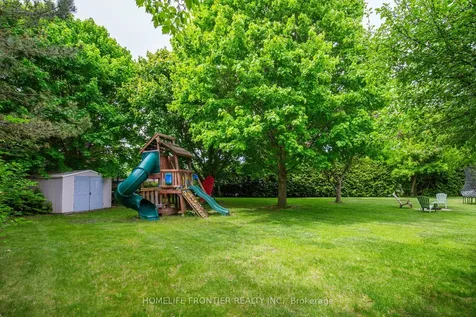 40 Delta Crescent East Gwillimbury ON L9N 1G4