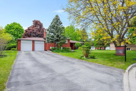 40 Delta Crescent East Gwillimbury ON L9N 1G4