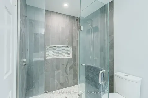 580 Legresley Lane Newmarket ON L3Y 8R8