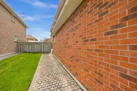 42 Kevi Crescent Richmond Hill ON L4B 3C8