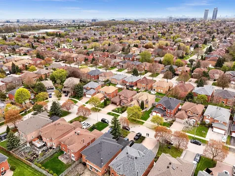 42 Kevi Crescent Richmond Hill ON L4B 3C8