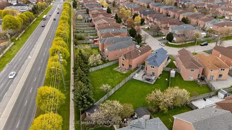 143 Hertford Crescent Markham ON L3S 3R4