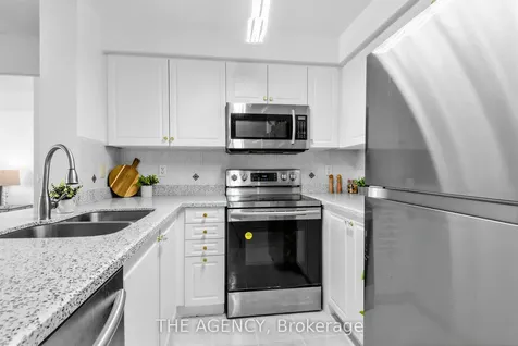 330 Red Maple Road Richmond Hill ON L4C 0T6