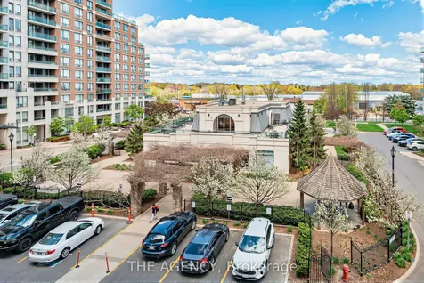 330 Red Maple Road Richmond Hill ON L4C 0T6