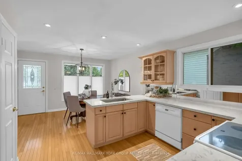 44 Kemano Road Aurora ON L4G 2Y3