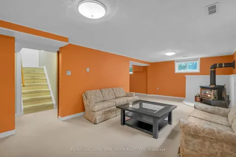 44 Kemano Road Aurora ON L4G 2Y3