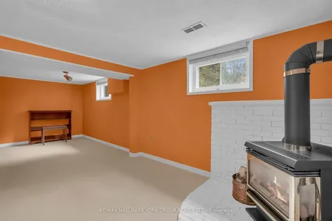 44 Kemano Road Aurora ON L4G 2Y3