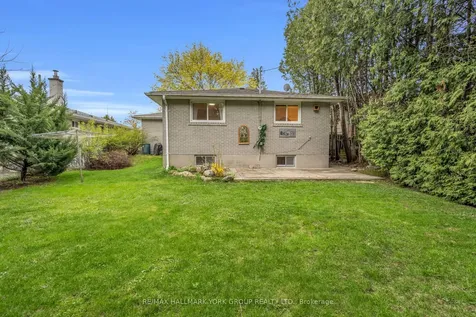 44 Kemano Road Aurora ON L4G 2Y3