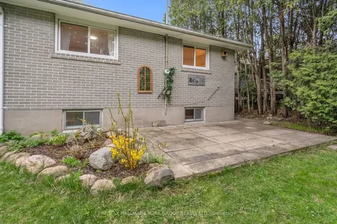 44 Kemano Road Aurora ON L4G 2Y3