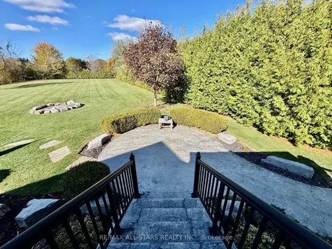 42 Deer Ridge Road Uxbridge ON L0C 1A0