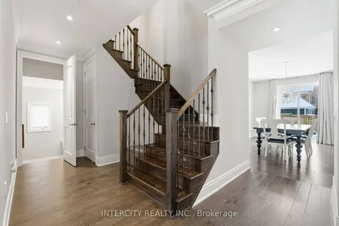 15 Coastal Trail King ON L7B 0A5