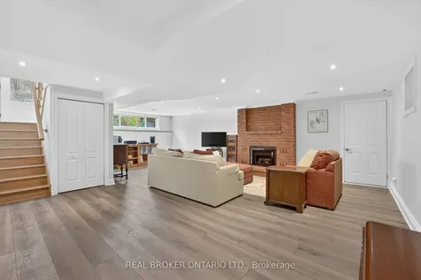 84 Samuel Lount Road East Gwillimbury ON L9N 1G5