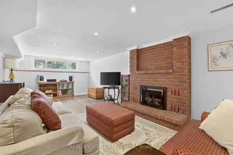 84 Samuel Lount Road East Gwillimbury ON L9N 1G5