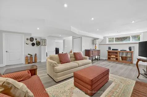 84 Samuel Lount Road East Gwillimbury ON L9N 1G5