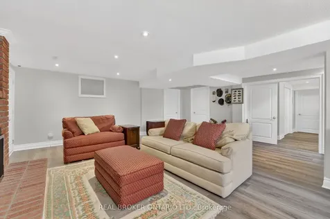 84 Samuel Lount Road East Gwillimbury ON L9N 1G5