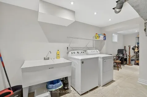 84 Samuel Lount Road East Gwillimbury ON L9N 1G5