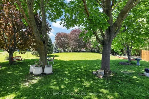 84 Samuel Lount Road East Gwillimbury ON L9N 1G5
